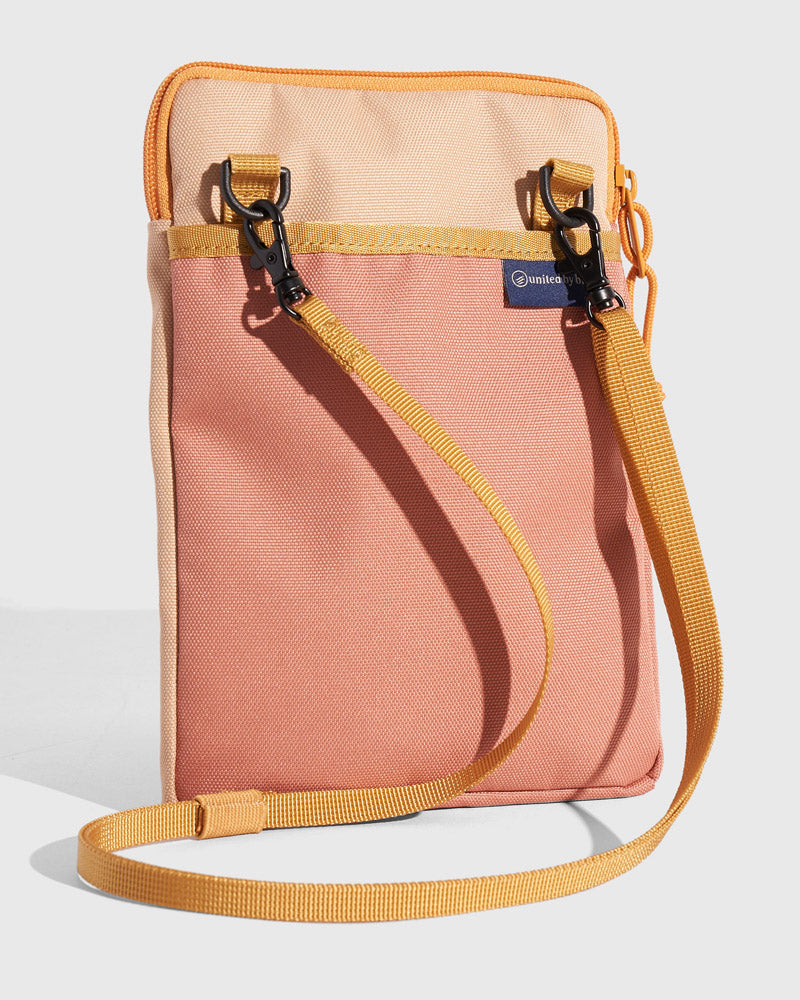 Deadstock (R)evolution™ Transport Pouch