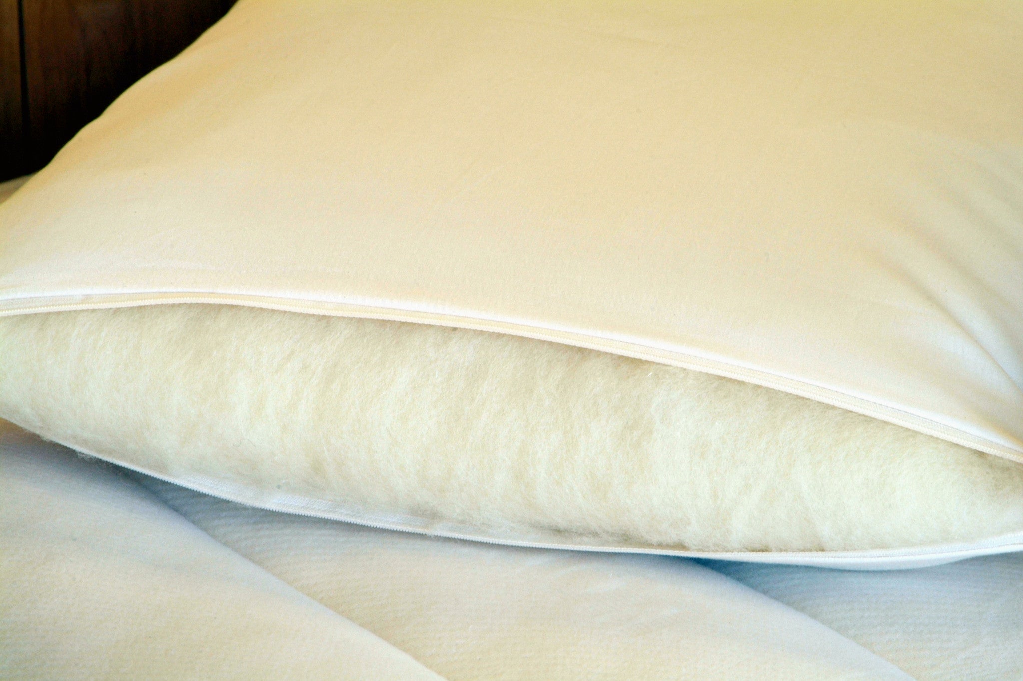 Natural Wool-Wrapped Latex Bed Pillow